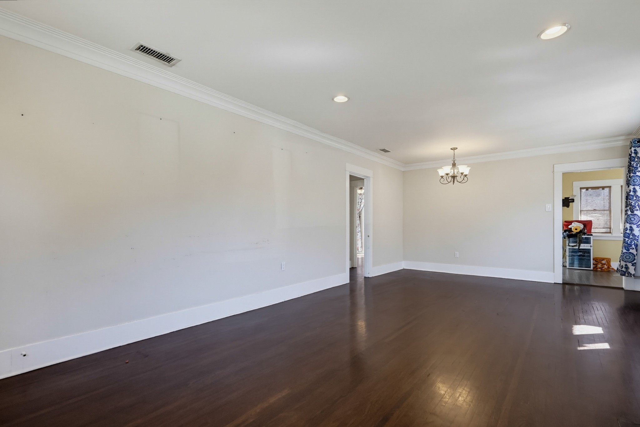 Virtual tour photo 7 of 43 for 376 Orizaba Ave