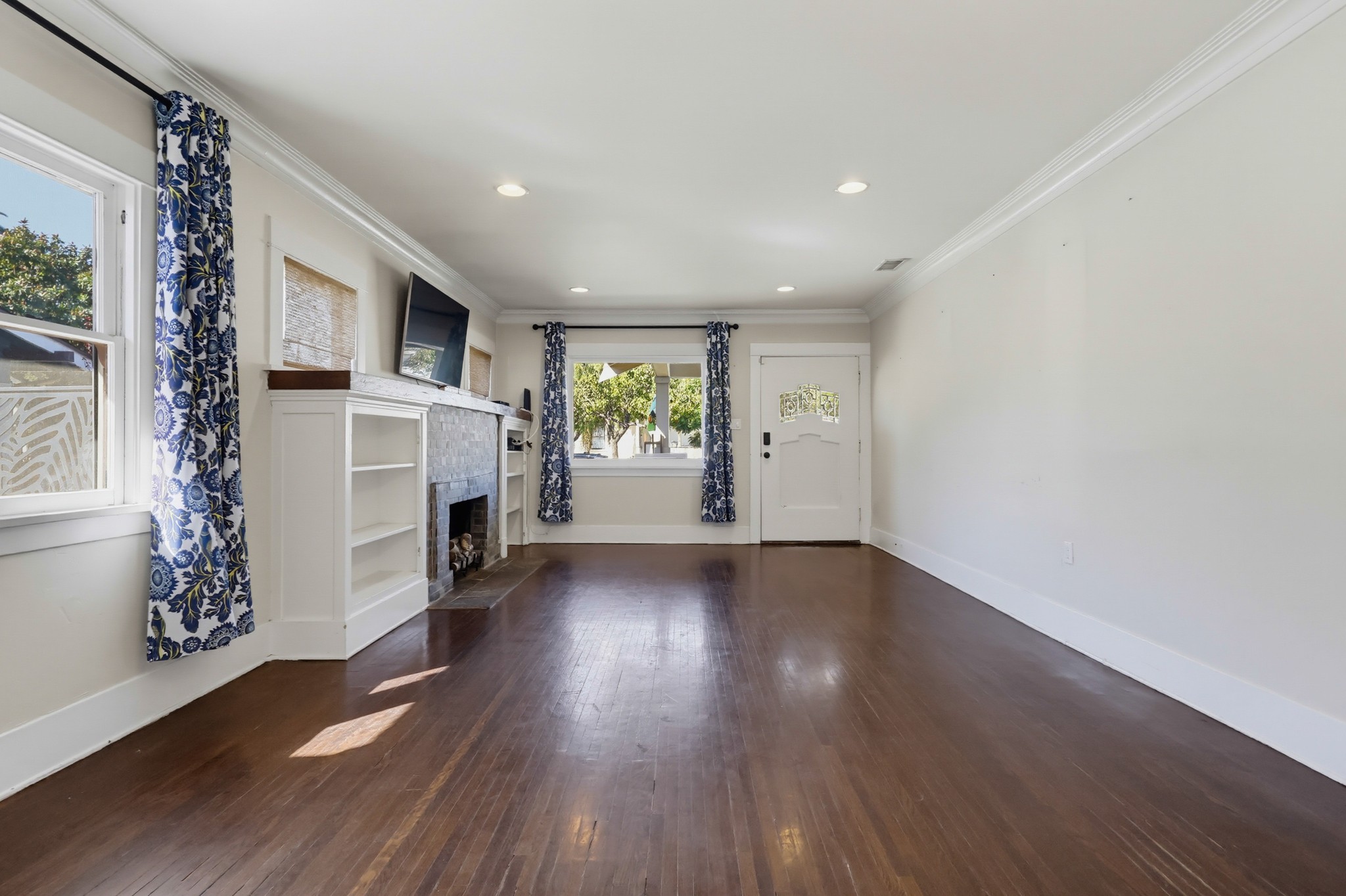 Virtual tour photo 15 of 43 for 376 Orizaba Ave