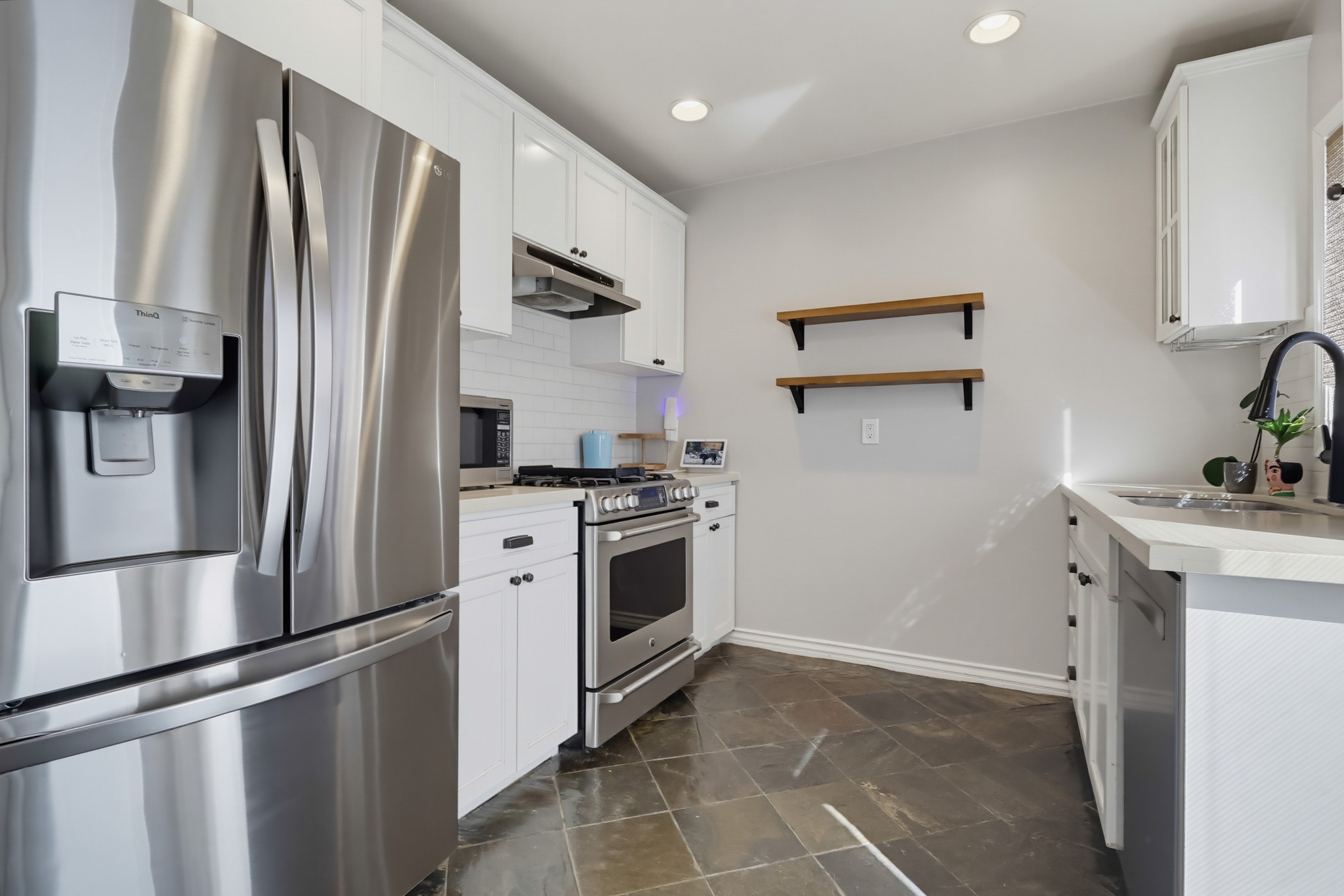 Virtual tour photo 19 of 43 for 376 Orizaba Ave