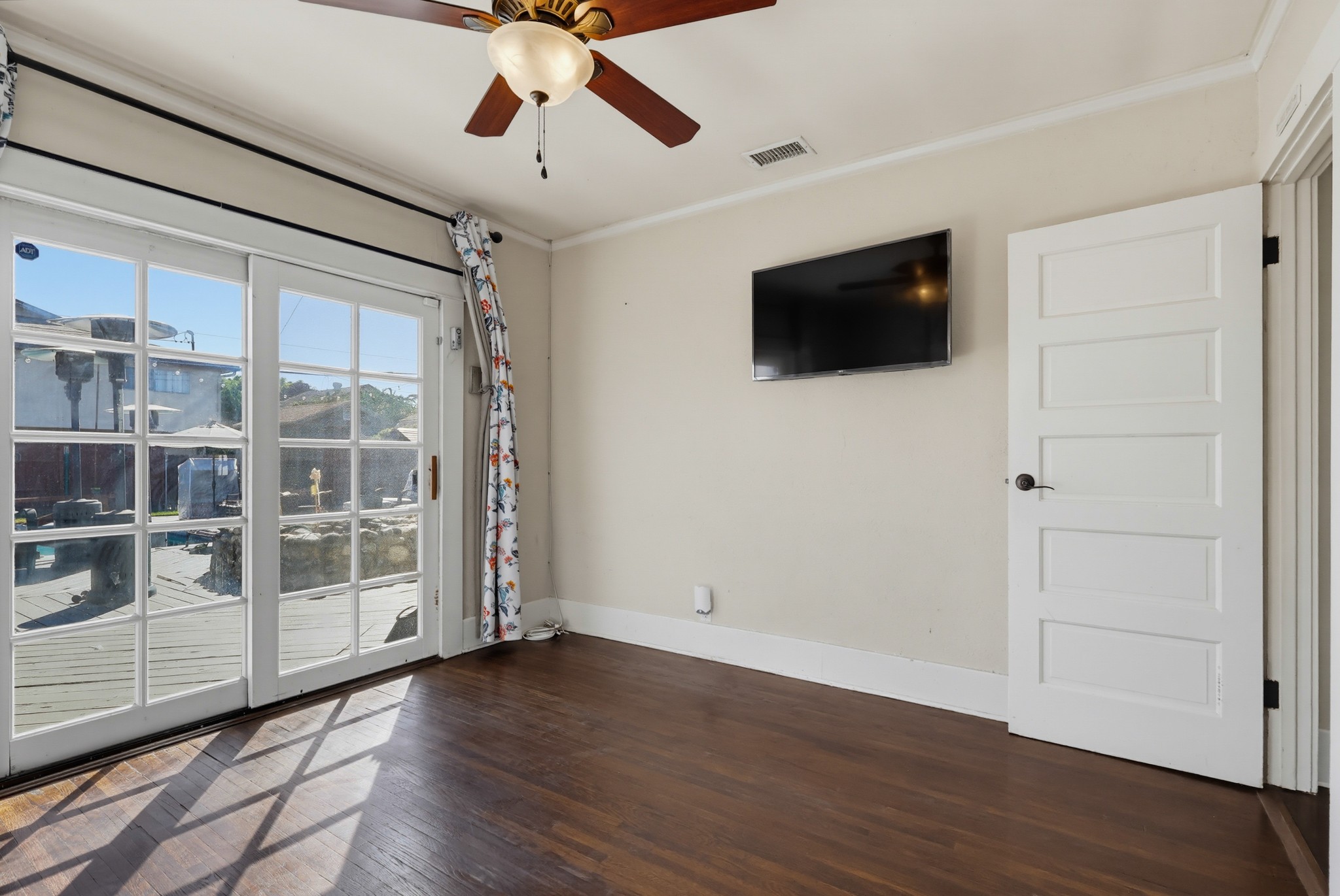 Virtual tour photo 30 of 43 for 376 Orizaba Ave