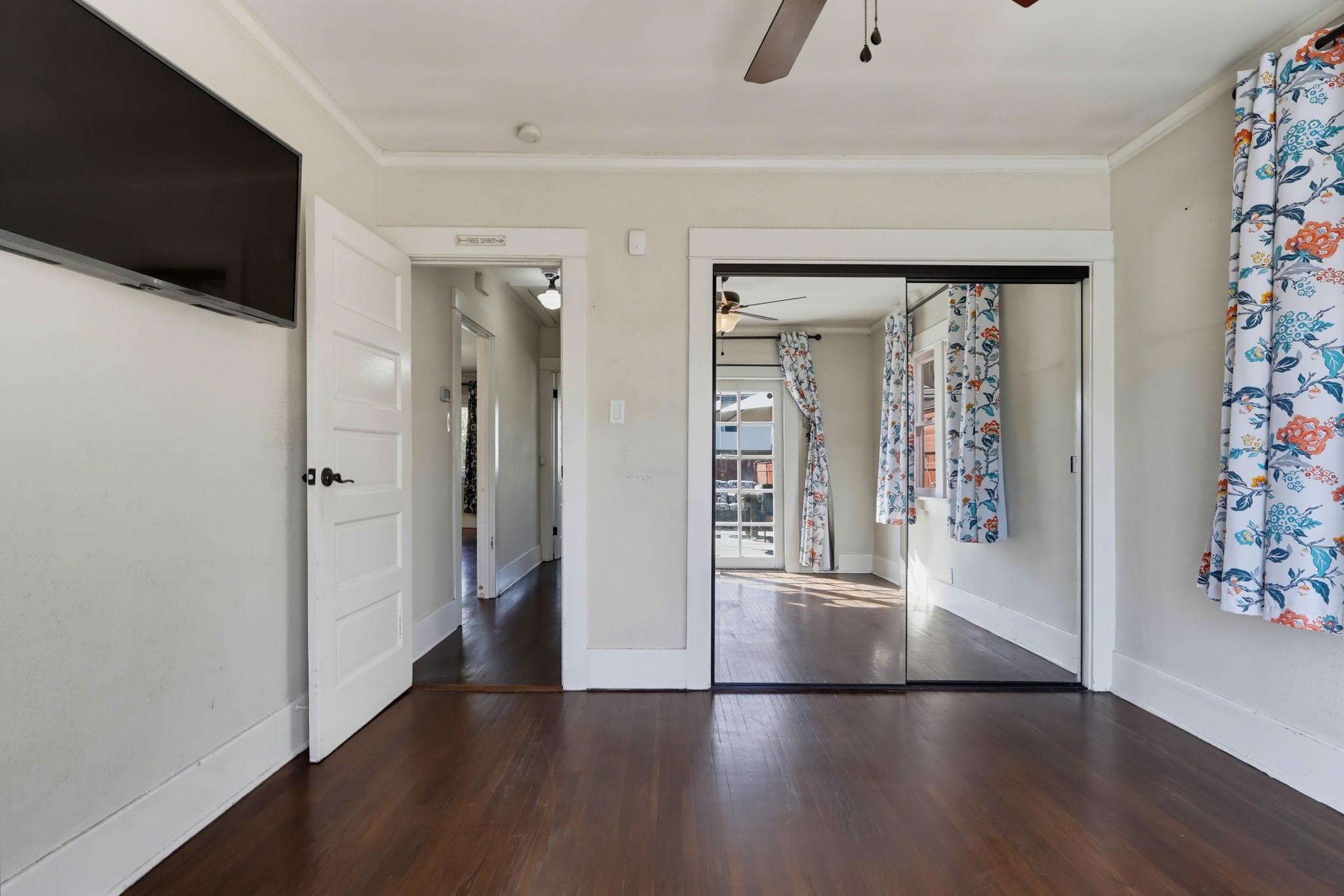 Virtual tour photo 31 of 43 for 376 Orizaba Ave