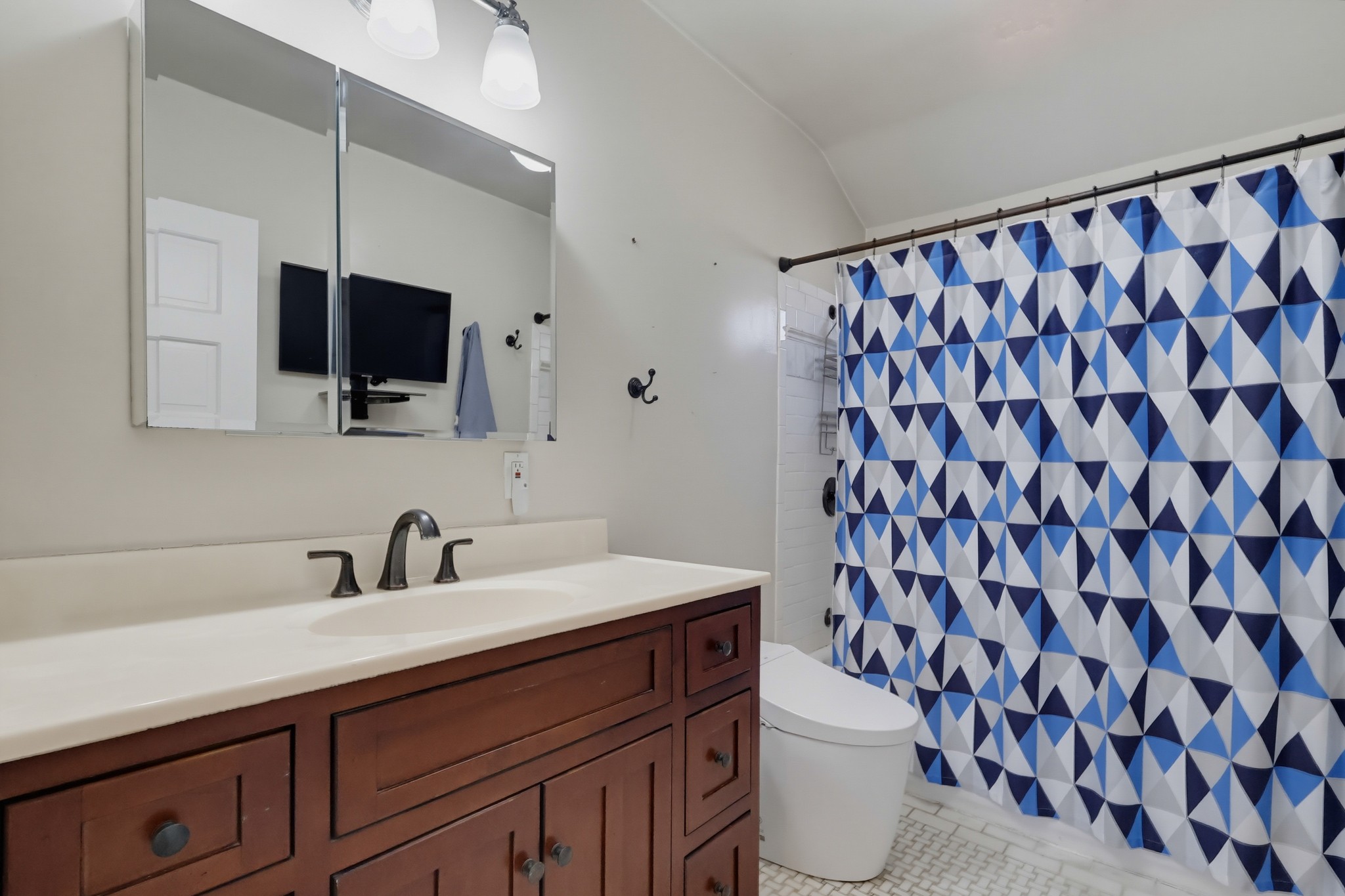 Virtual tour photo 34 of 43 for 376 Orizaba Ave
