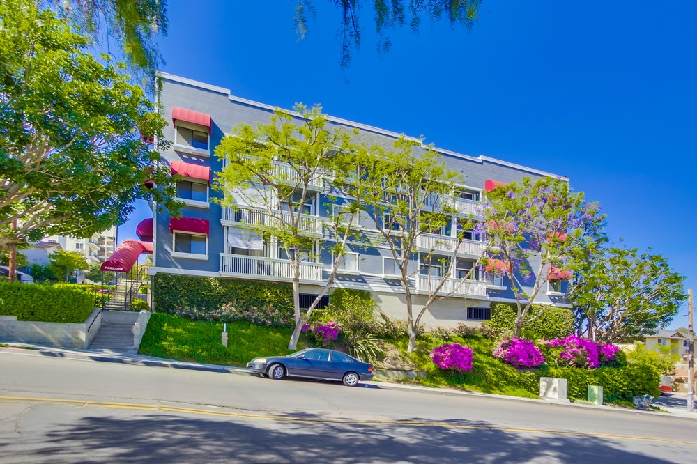 Virtual tour photo 1 of 34 for 3760 Florida Street #305