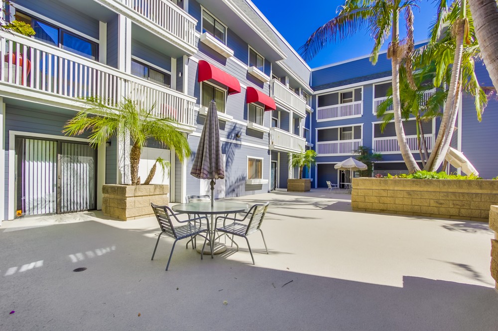 Virtual tour photo 4 of 34 for 3760 Florida Street #305