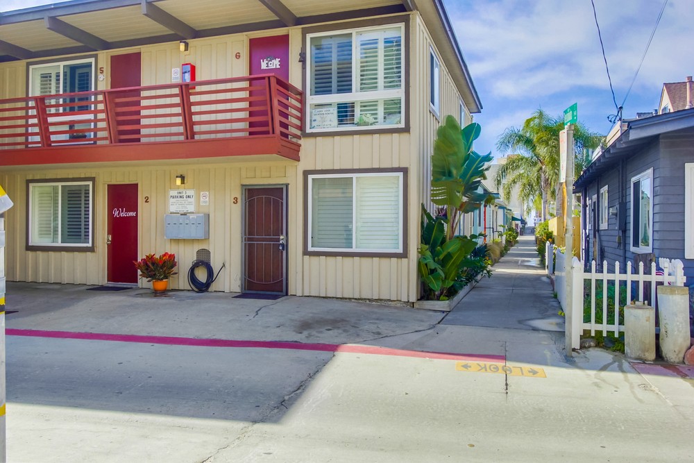 Virtual tour photo 4 of 27 for 3764 Bayside Ln #3
