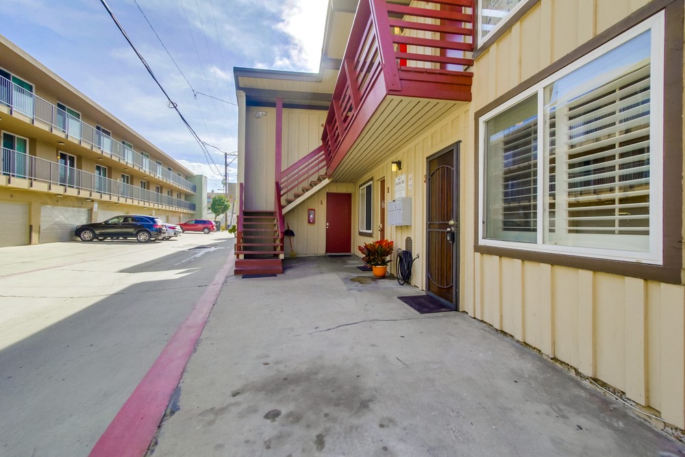 Virtual tour photo 5 of 27 for 3764 Bayside Ln #3