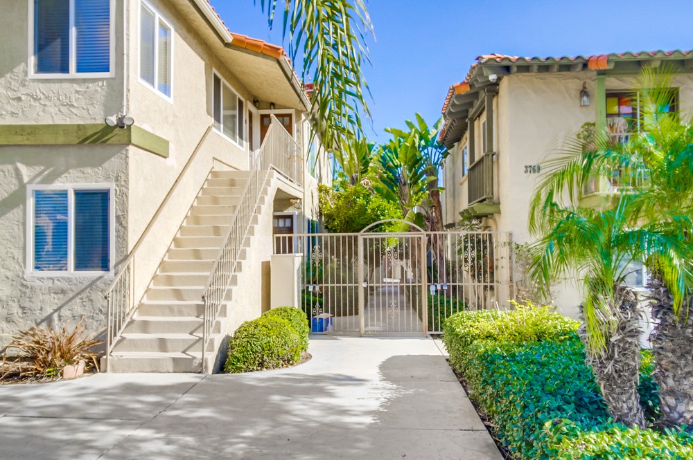 Virtual tour photo 3 of 43 for 3769 Wilson Ave