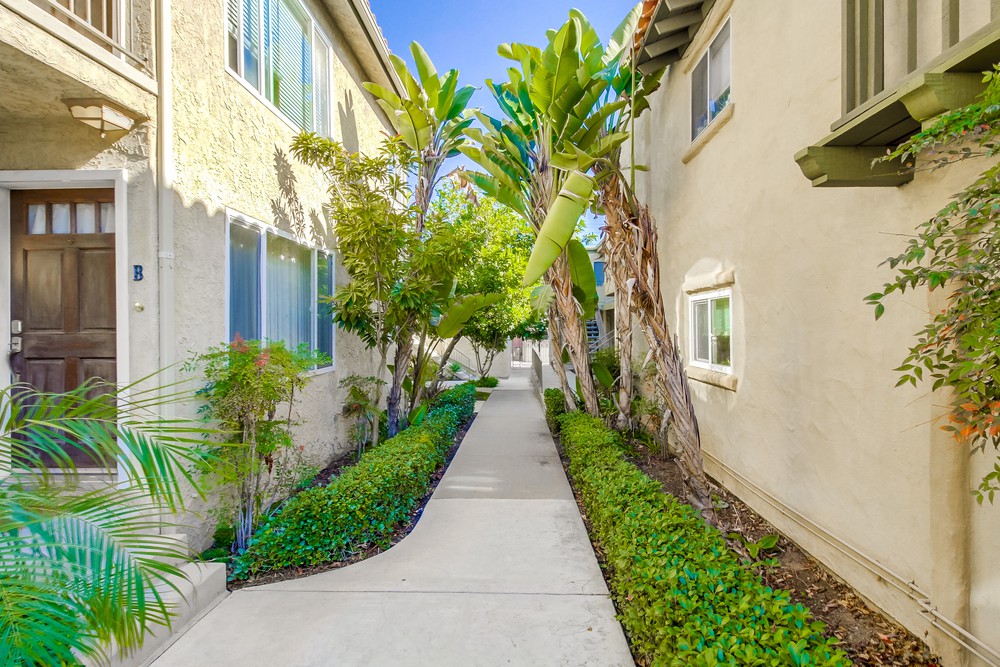 Virtual tour photo 5 of 43 for 3769 Wilson Ave
