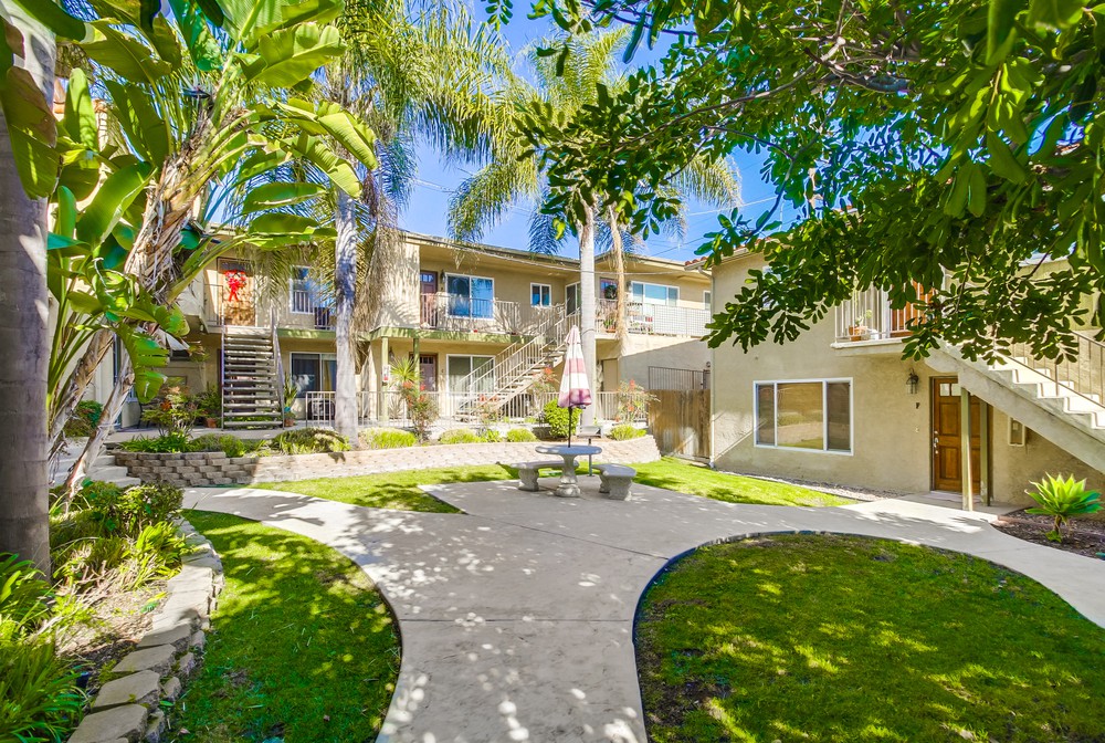 Virtual tour photo 6 of 43 for 3769 Wilson Ave