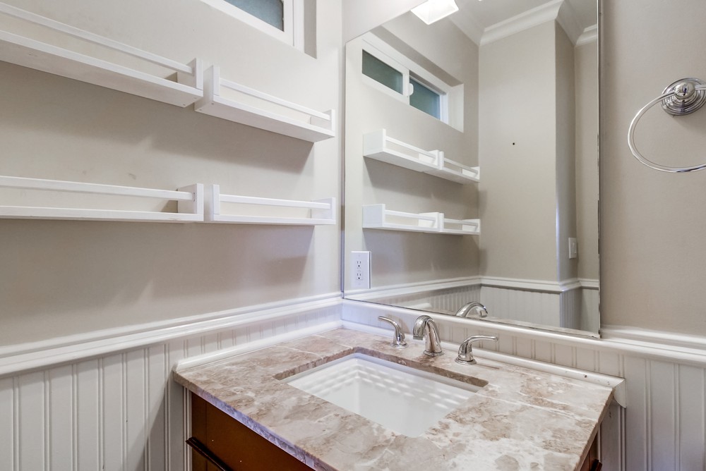 Virtual tour photo 31 of 43 for 3769 Wilson Ave