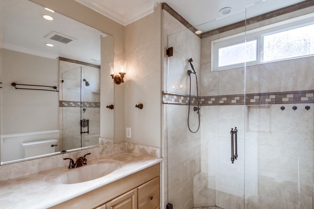 Virtual tour photo 35 of 43 for 3769 Wilson Ave