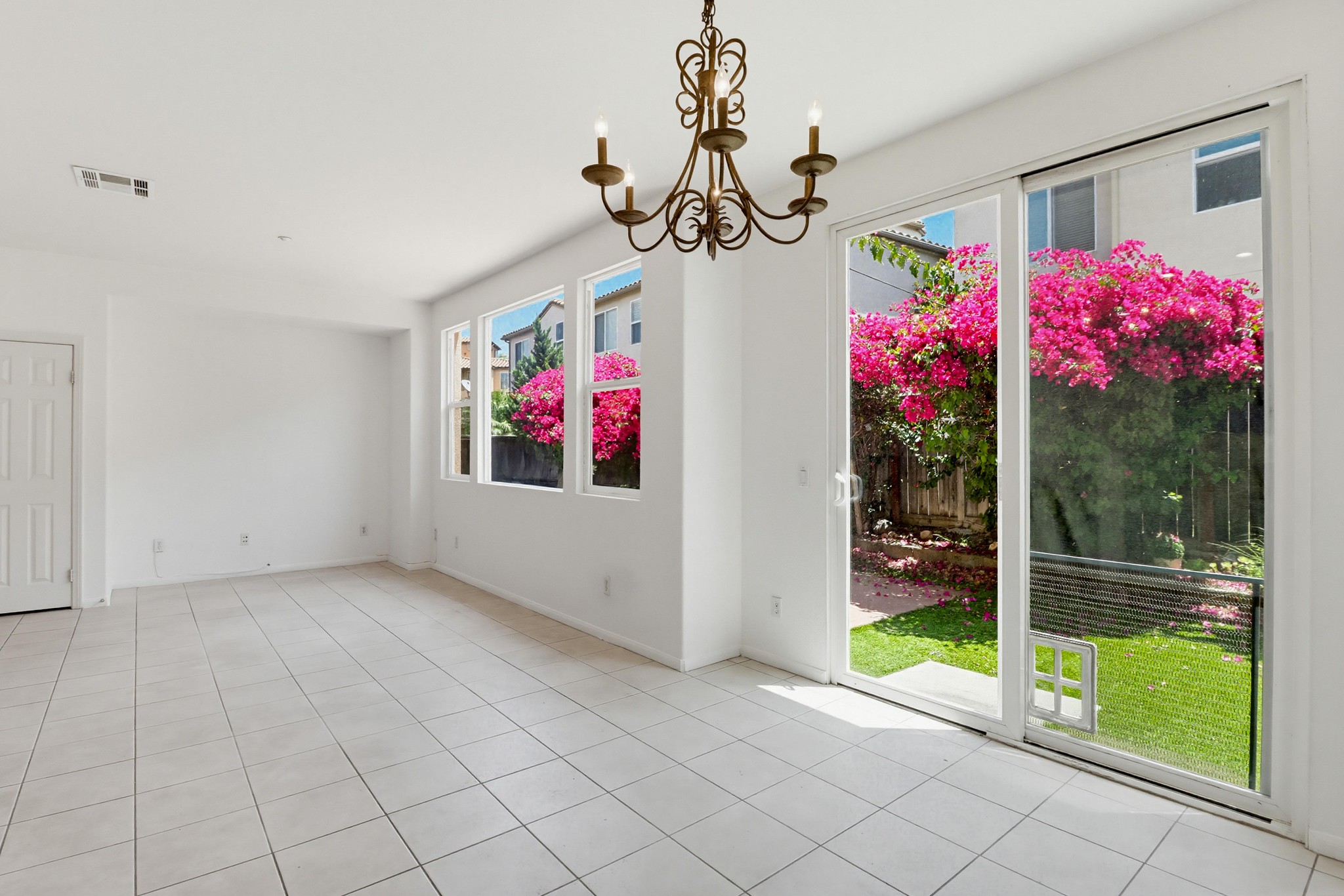 Virtual tour photo 14 of 52 for 377 Callesita Mariola