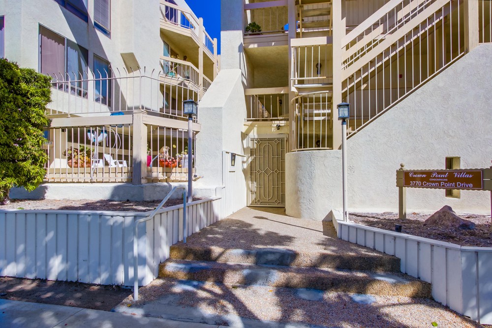 Virtual tour photo 4 of 31 for 3770 Crown Point Dr UNIT 206