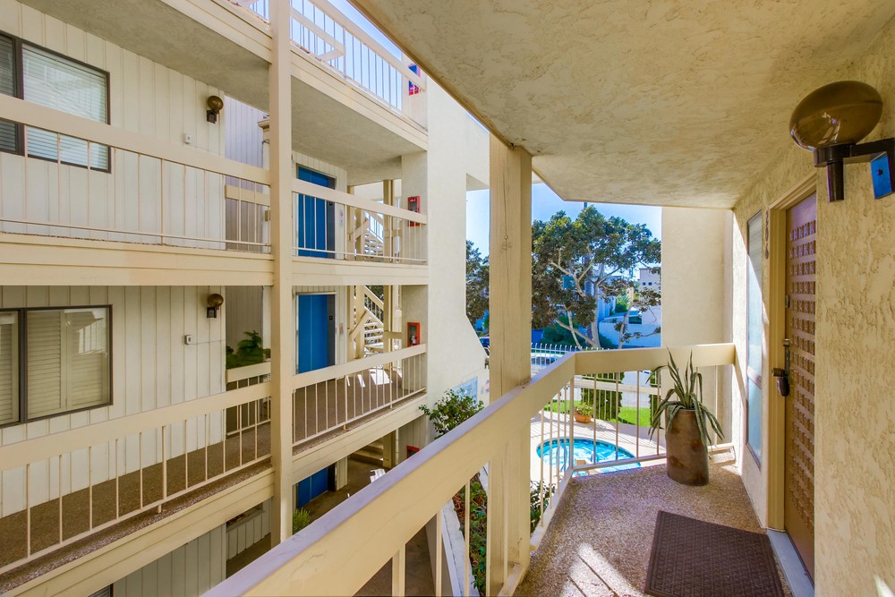 Virtual tour photo 6 of 31 for 3770 Crown Point Dr UNIT 206