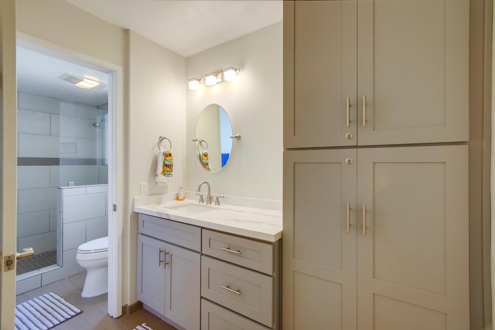 Virtual tour photo 25 of 31 for 3770 Crown Point Dr UNIT 206