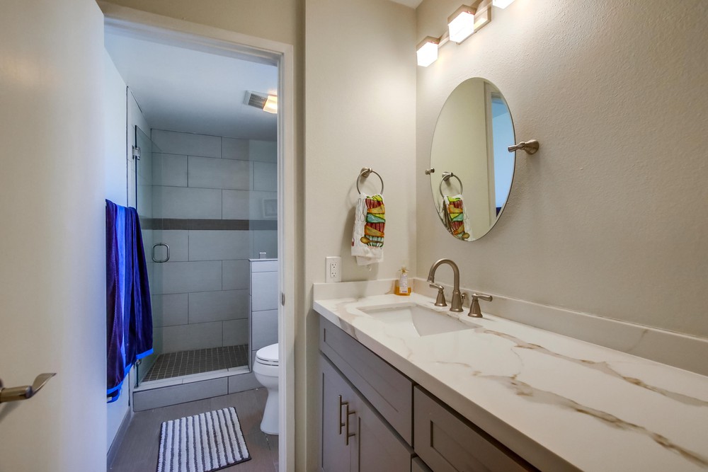 Virtual tour photo 26 of 31 for 3770 Crown Point Dr UNIT 206