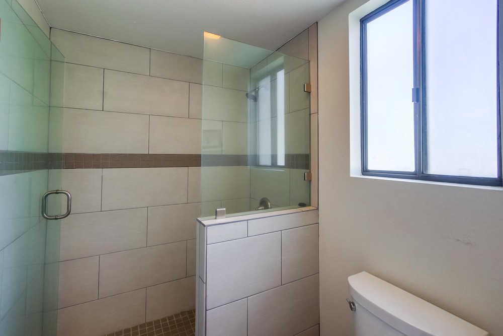 Virtual tour photo 27 of 31 for 3770 Crown Point Dr UNIT 206