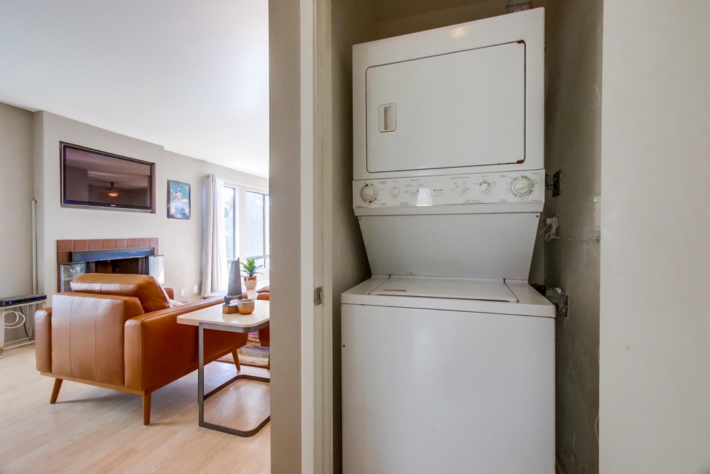 Virtual tour photo 28 of 31 for 3770 Crown Point Dr UNIT 206