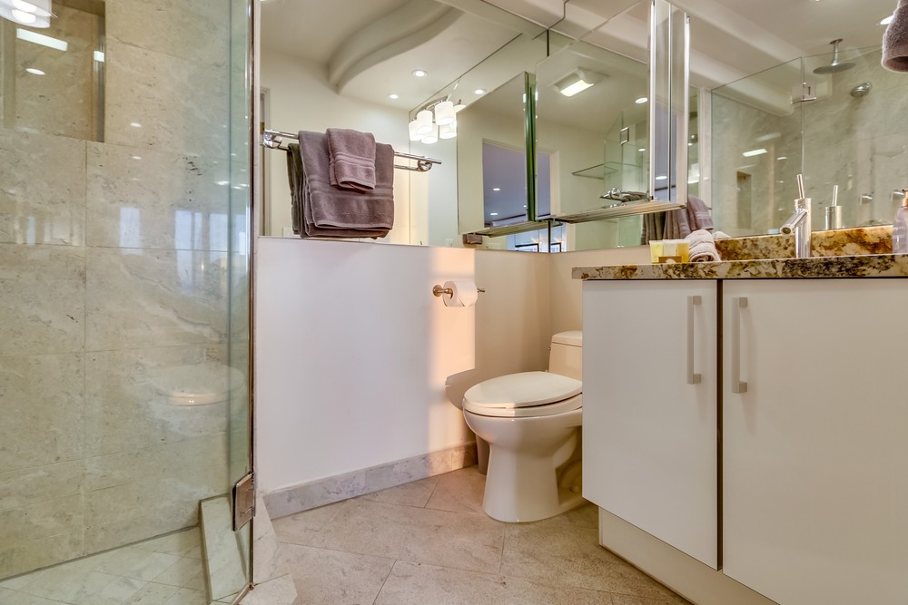Virtual tour photo 10 of 78 for 3785 Ocean Front Walk #3