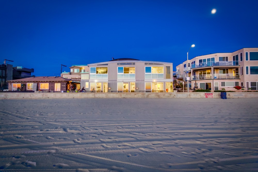 Virtual tour photo 31 of 78 for 3785 Ocean Front Walk #3