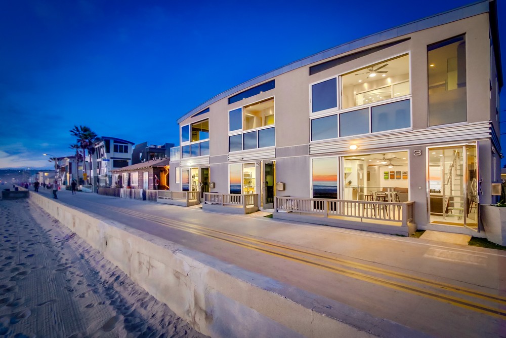 Virtual tour photo 38 of 78 for 3785 Ocean Front Walk #3