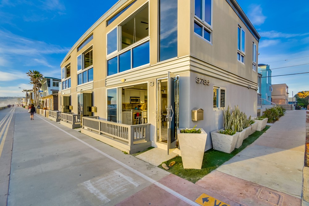 Virtual tour photo 51 of 78 for 3785 Ocean Front Walk #3