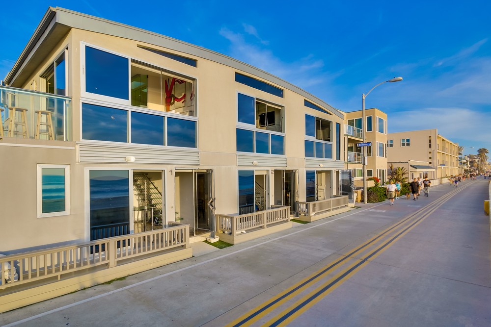 Virtual tour photo 53 of 78 for 3785 Ocean Front Walk #3