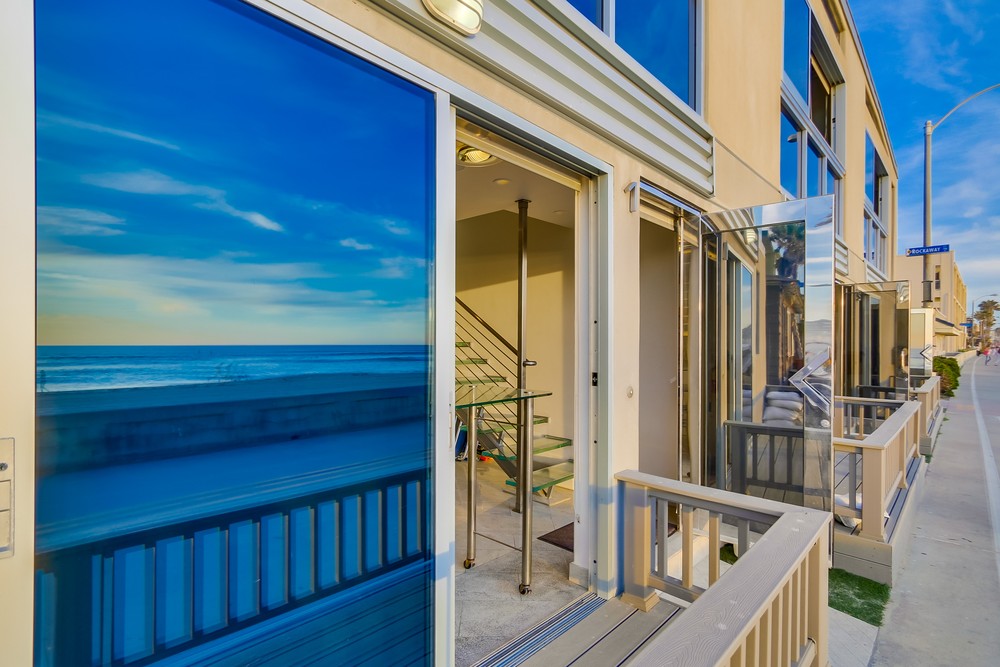 Virtual tour photo 55 of 78 for 3785 Ocean Front Walk #3