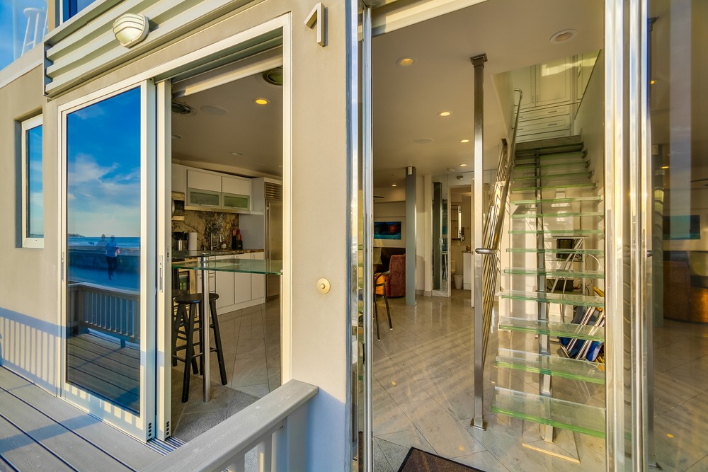 Virtual tour photo 56 of 78 for 3785 Ocean Front Walk #3