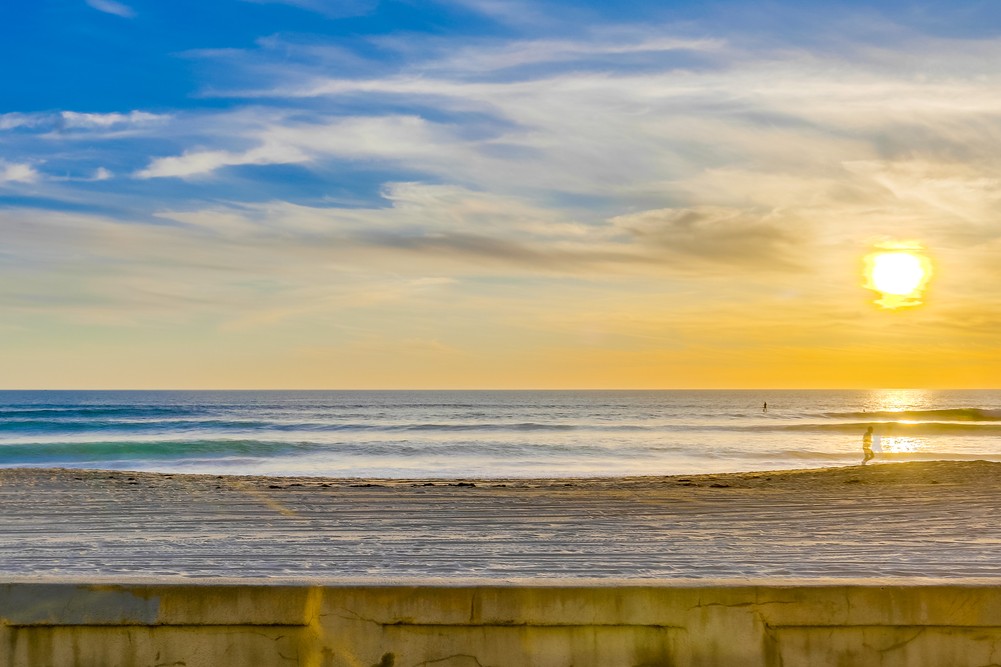Virtual tour photo 58 of 78 for 3785 Ocean Front Walk #3