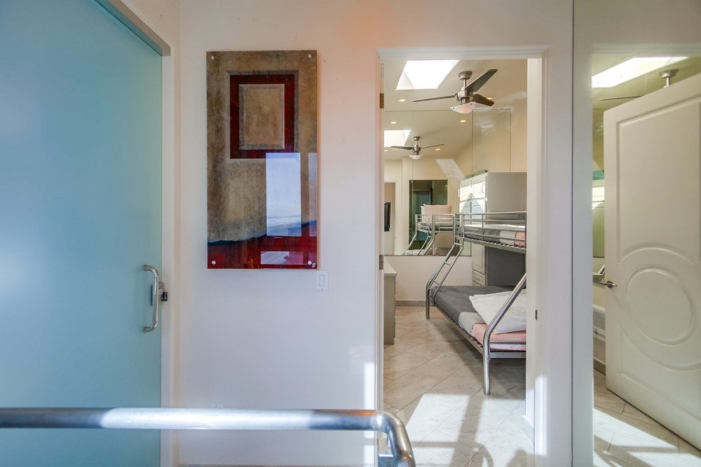 Virtual tour photo 72 of 78 for 3785 Ocean Front Walk #3