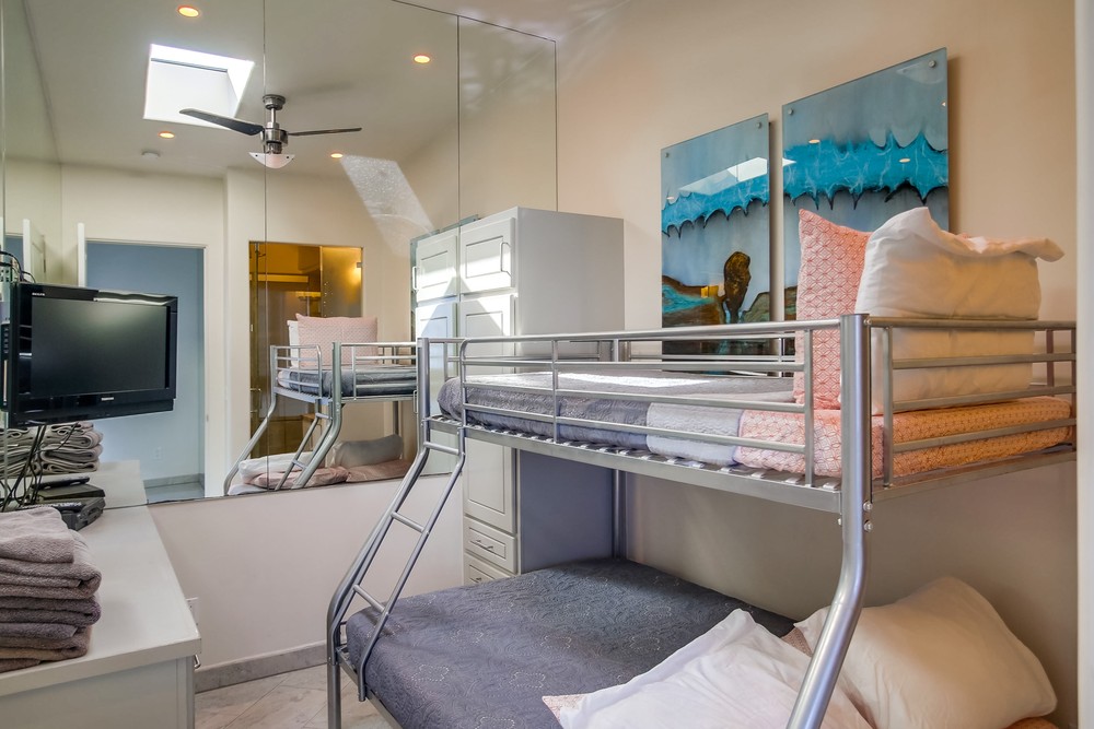 Virtual tour photo 73 of 78 for 3785 Ocean Front Walk #3