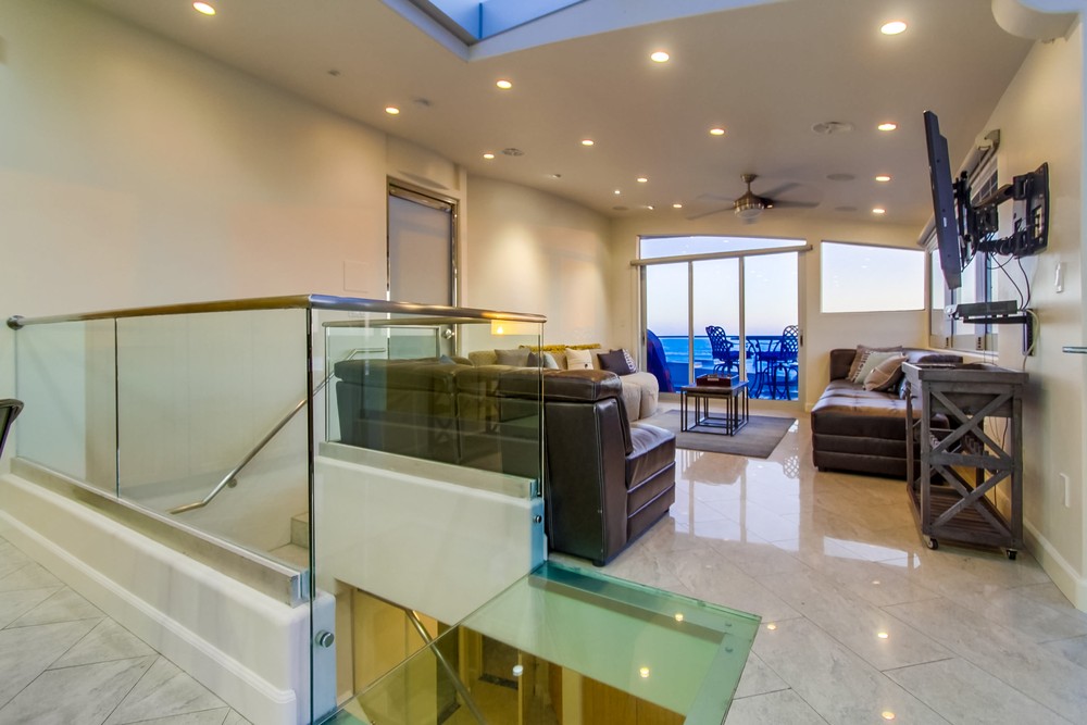 Virtual tour photo 9 of 48 for 3786 Strandway #2