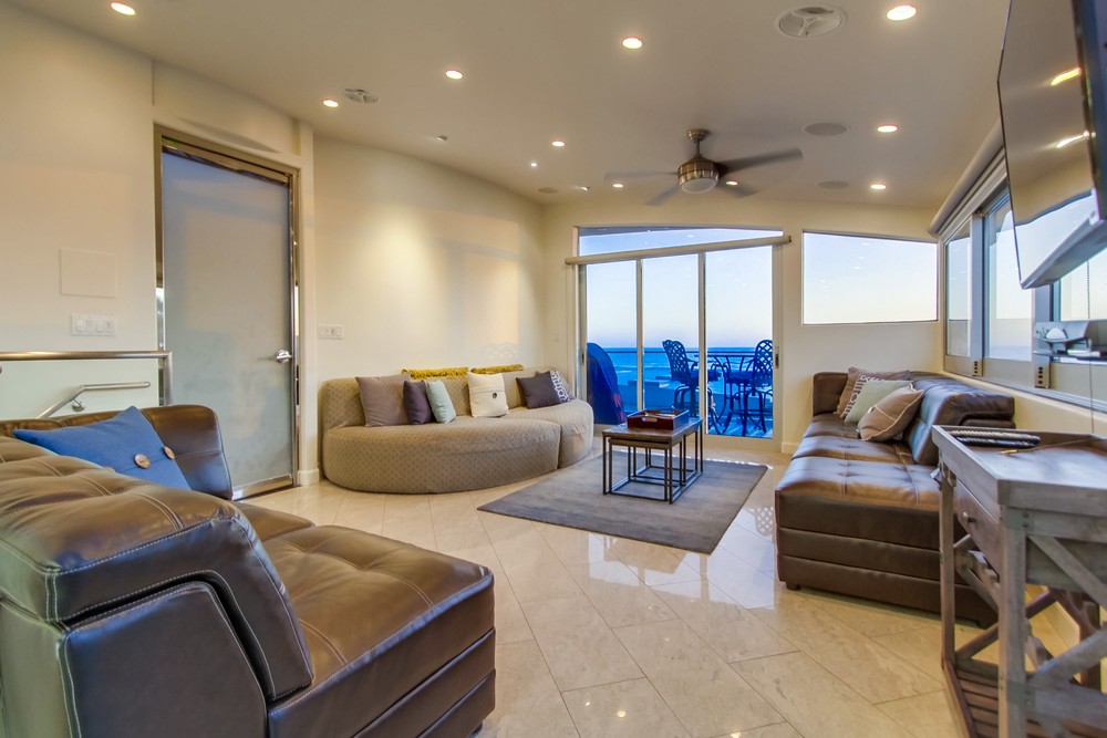 Virtual tour photo 10 of 48 for 3786 Strandway #2
