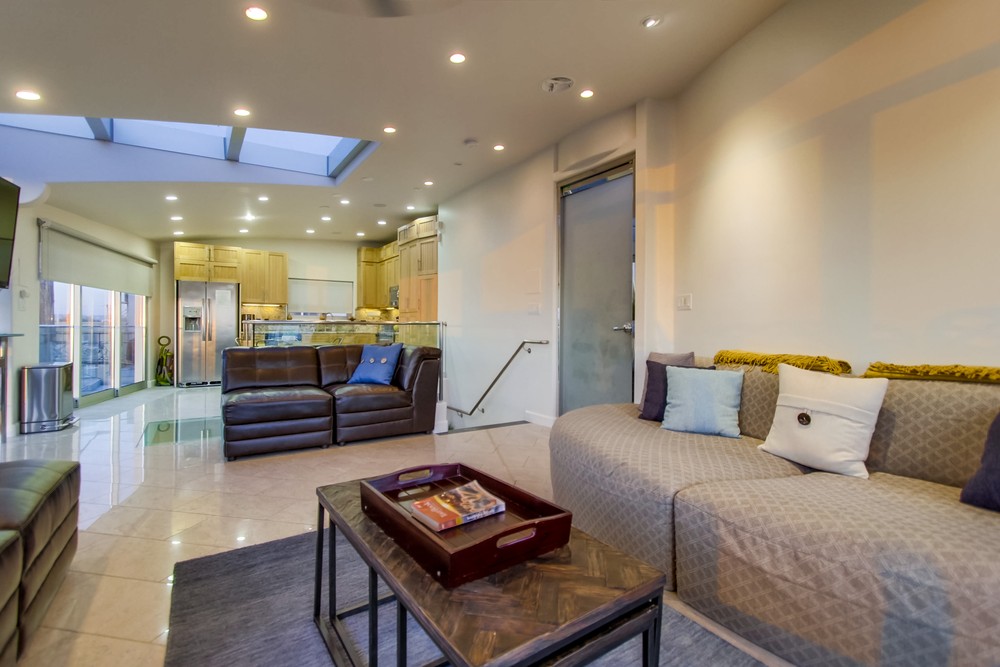 Virtual tour photo 14 of 48 for 3786 Strandway #2