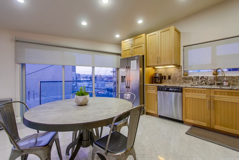 Virtual tour photo 19 of 48 for 3786 Strandway #2