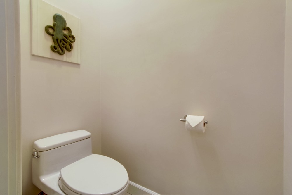 Virtual tour photo 34 of 48 for 3786 Strandway #2