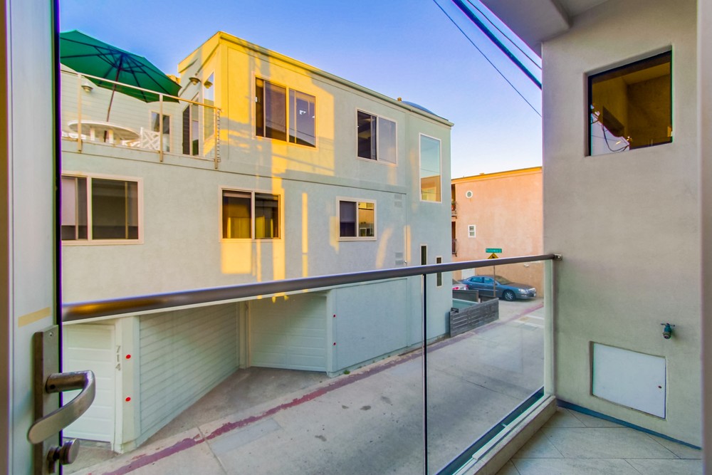 Virtual tour photo 35 of 48 for 3786 Strandway #2