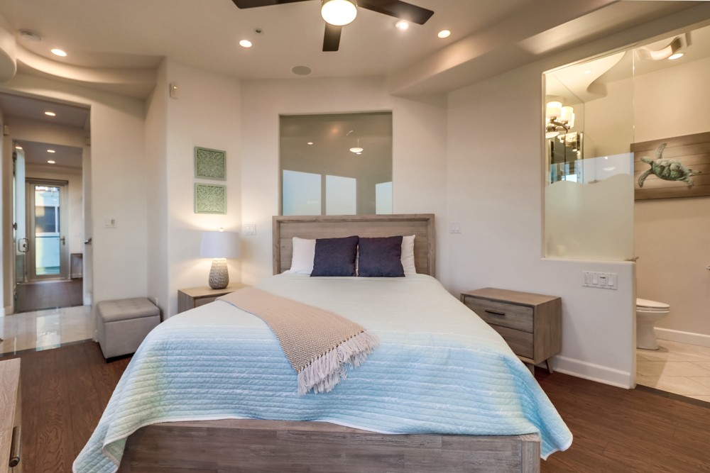 Virtual tour photo 52 of 81 for 3786 Strandway #2