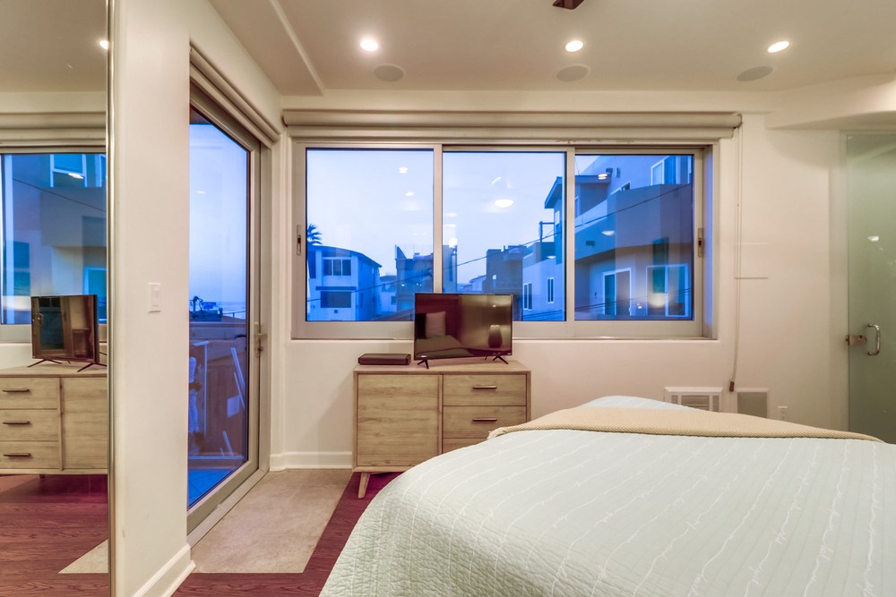 Virtual tour photo 53 of 81 for 3786 Strandway #2