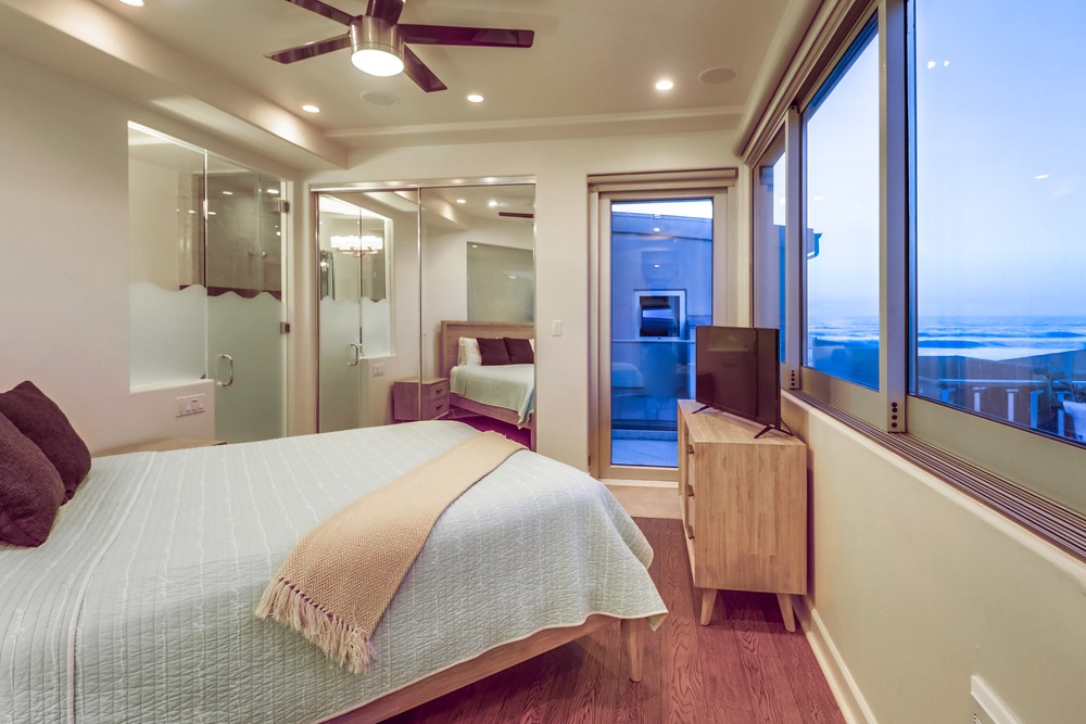 Virtual tour photo 54 of 81 for 3786 Strandway #2