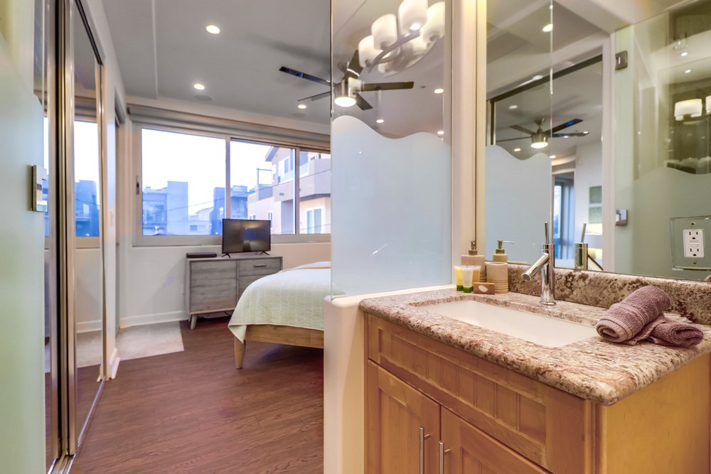 Virtual tour photo 60 of 81 for 3786 Strandway #2