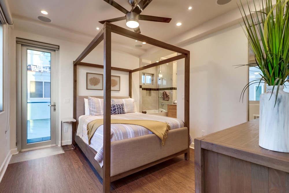 Virtual tour photo 62 of 81 for 3786 Strandway #2