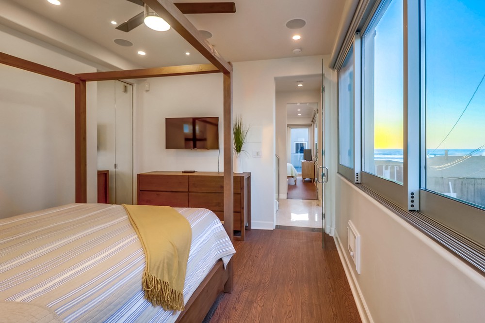 Virtual tour photo 66 of 81 for 3786 Strandway #2