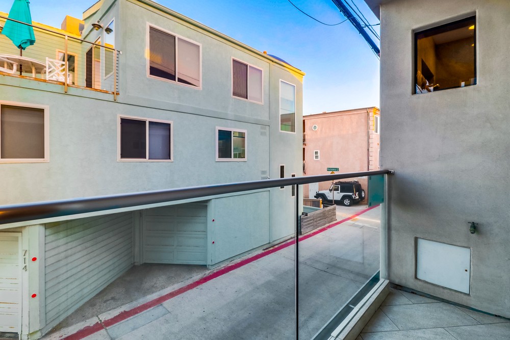 Virtual tour photo 70 of 81 for 3786 Strandway #2