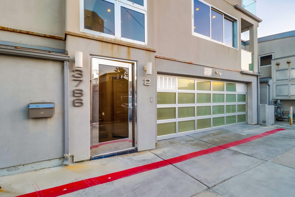 Virtual tour photo 73 of 81 for 3786 Strandway #2