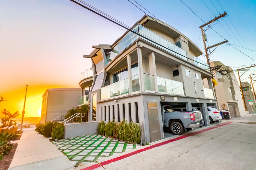 Virtual tour photo 77 of 81 for 3786 Strandway #2