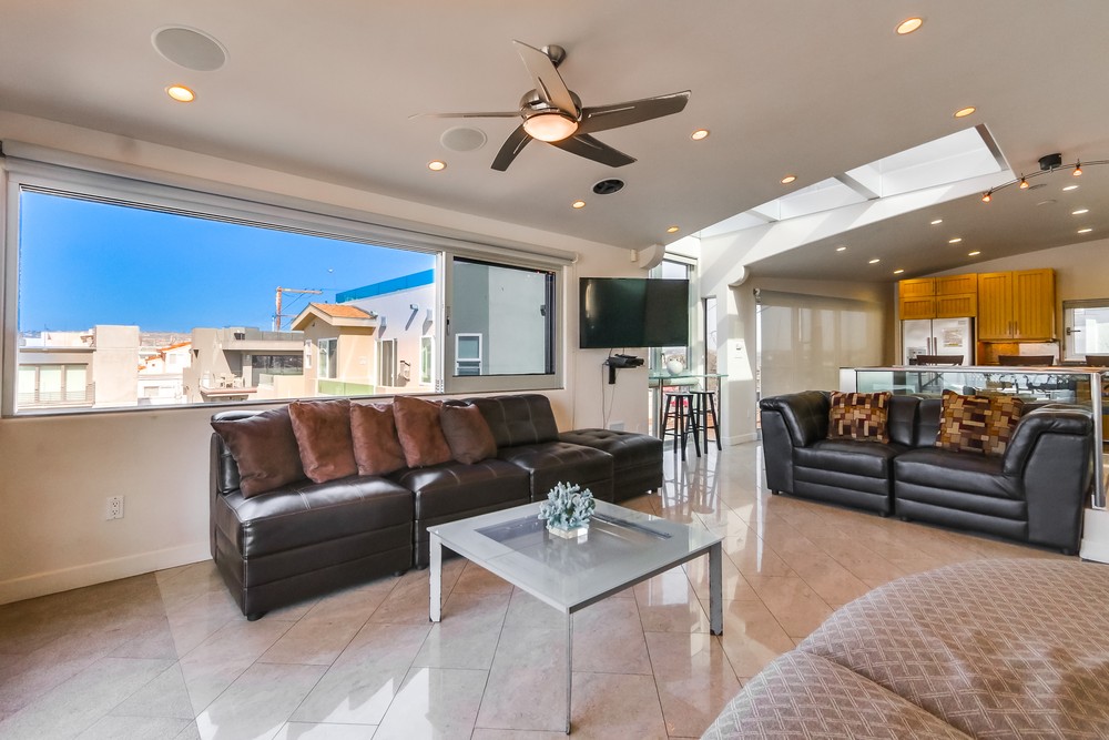Virtual tour photo 7 of 61 for 3786 Strandway #2