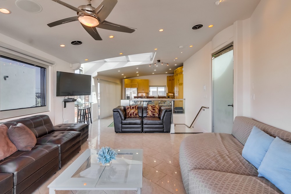 Virtual tour photo 8 of 61 for 3786 Strandway #2