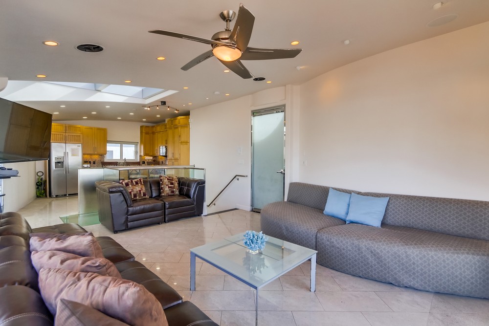 Virtual tour photo 9 of 61 for 3786 Strandway #2